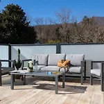 Ou De Caractere Avec Jaccuzi Piscine