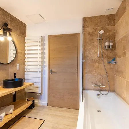 Holiday home Ou De Caractere Avec Jaccuzi Piscine Argeles-Gazost