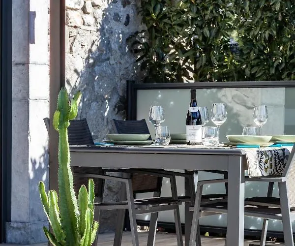 Ou De Caractere Avec Jaccuzi Piscine 아르젤레가조스트